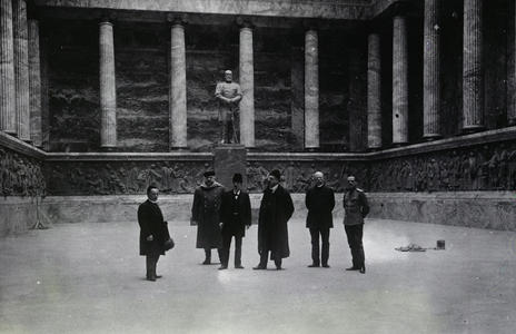 Памятник Александру III в Мраморном зале. 1915г. Фототека РЭМ.